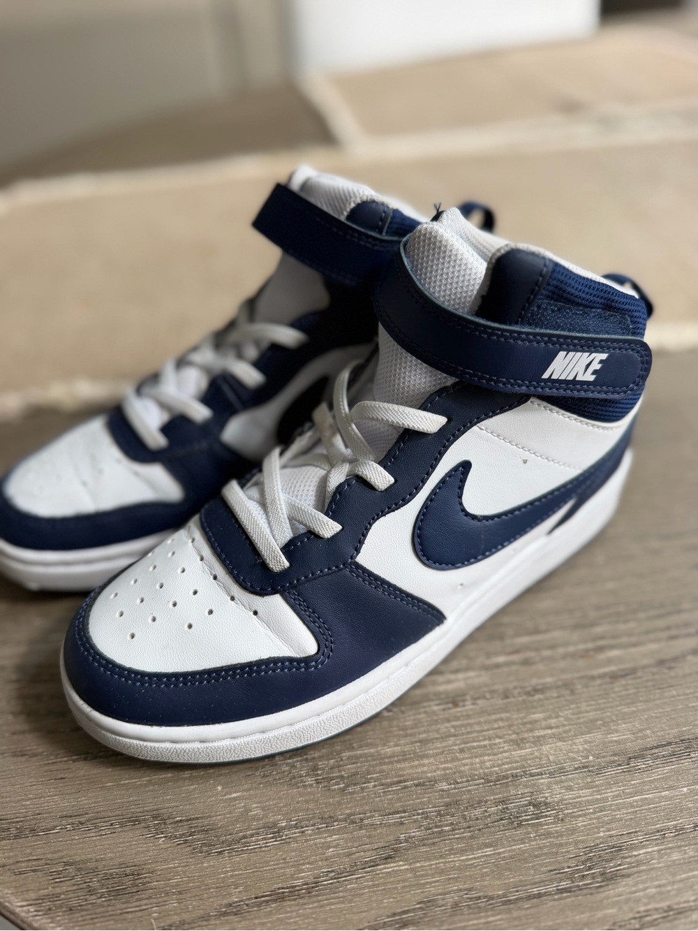 Nike Kids Navy & White High-Top Sneakers 3Y